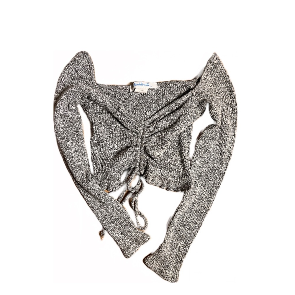 X small baddieville scrunch crop long sleeve in grey